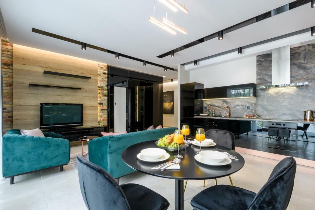 Zlota Luxury Apartments ワルシャワ エクステリア 写真