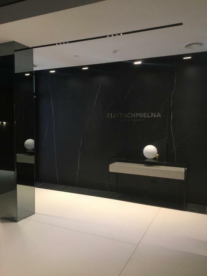 Zlota Luxury Apartments ワルシャワ エクステリア 写真