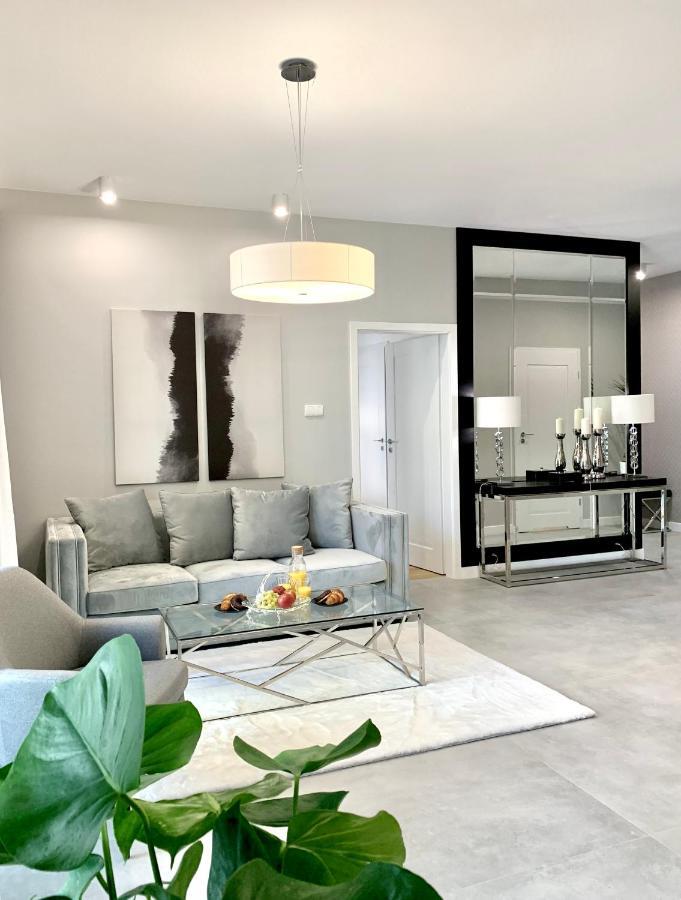 Zlota Luxury Apartments ワルシャワ エクステリア 写真