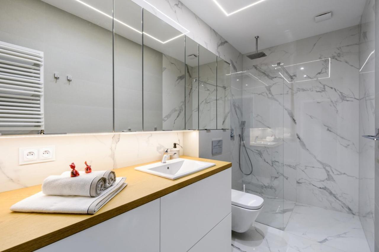 Zlota Luxury Apartments ワルシャワ エクステリア 写真