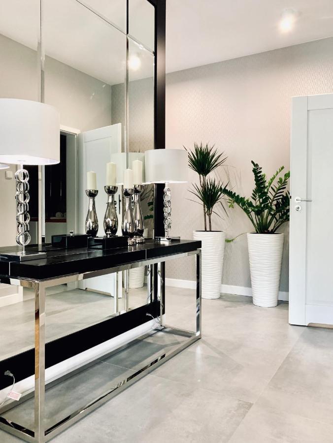 Zlota Luxury Apartments ワルシャワ エクステリア 写真