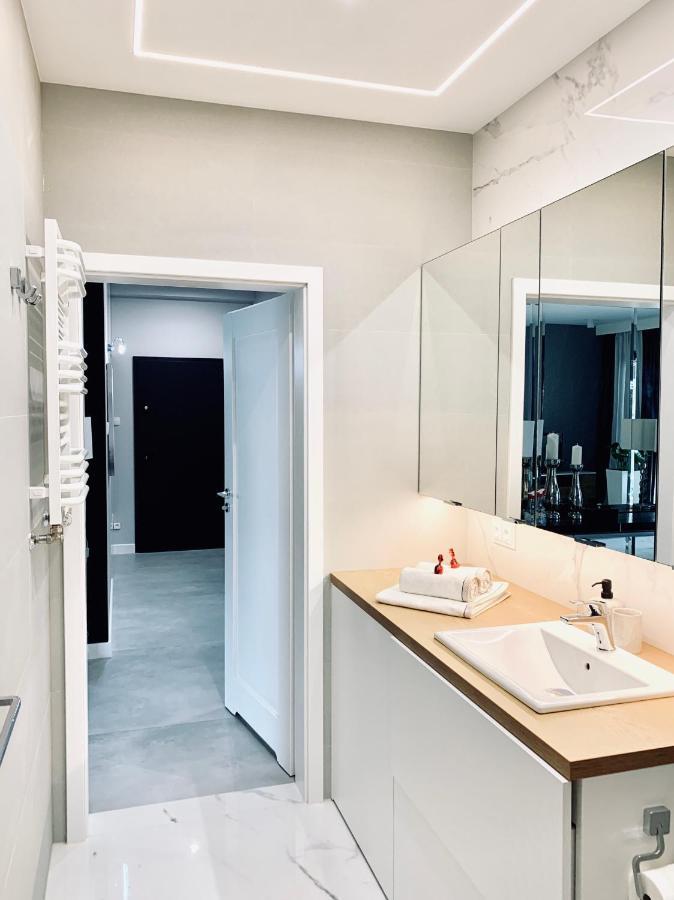 Zlota Luxury Apartments ワルシャワ エクステリア 写真