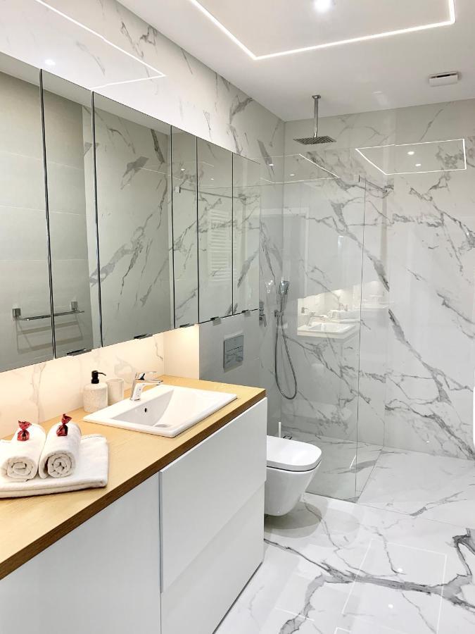 Zlota Luxury Apartments ワルシャワ エクステリア 写真