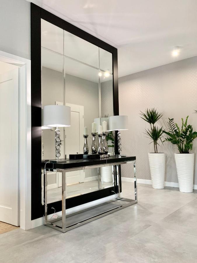 Zlota Luxury Apartments ワルシャワ エクステリア 写真