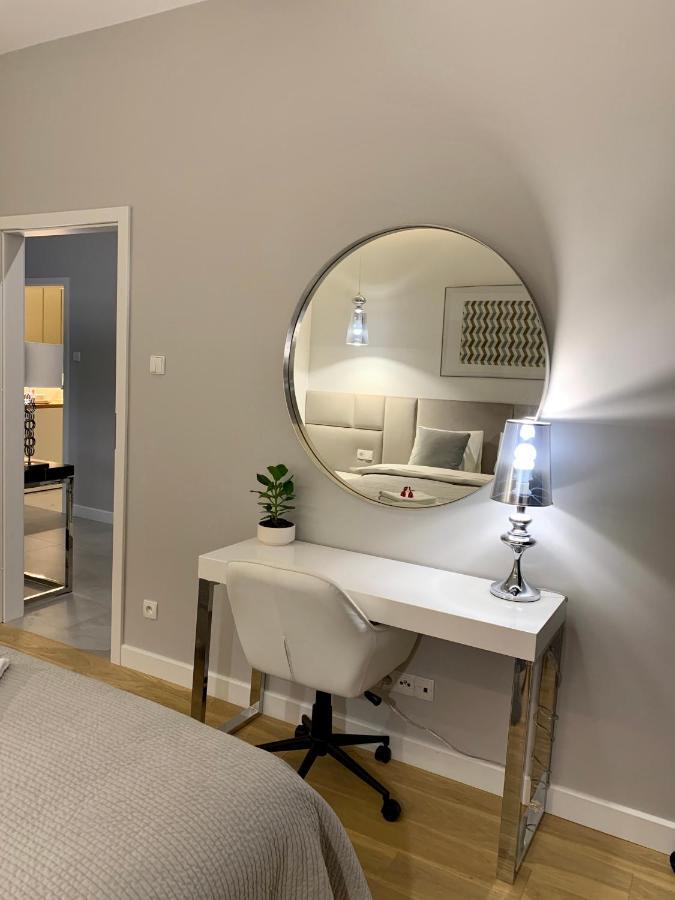 Zlota Luxury Apartments ワルシャワ エクステリア 写真